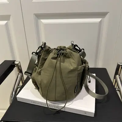 Korean-style Crossbody Bag Olive Green Nylon Lightweight Casual Shoulder Bag