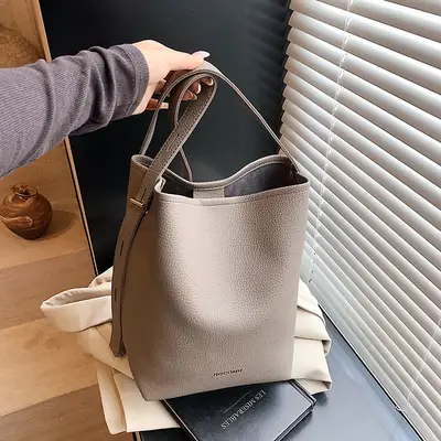 Women's Large Capacity Beige Bucket Bag 2025