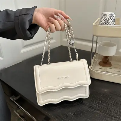 Women's White Square Chain Bag Light Luxury