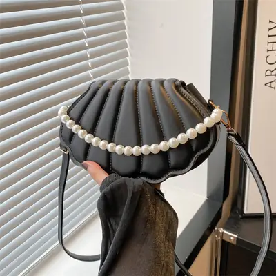 2024 Black Pearl Pearl Shell Shoulder Bag