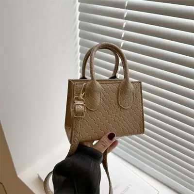 Retro Woven Handbag Brown 2025 New Trendy