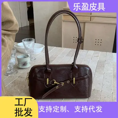 Retro Bowling Underarm Handheld 2025 Large Capacity Commuting Pillow Bag Solid Color Texture Shoulder Bag Easiest for Match luggage and leather goods