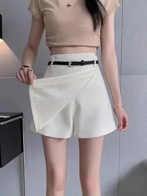 2025 Women's Grey Pleated Belted Shorts Set