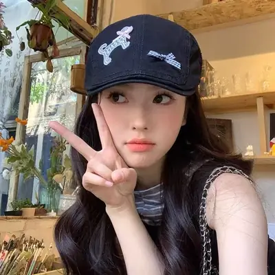 Spring Y2K Black Cartoon Dog Hat with Retro Duckbill Beret