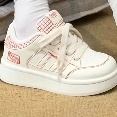 Thick-Soled White Shoes for Women 2025 New Spring Popular Shoes Niche Bread Shoes Sports Casual Sneakers Canvas Shoes