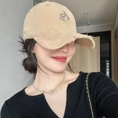 Maroon American Retro Duckbill Cap for Men Women