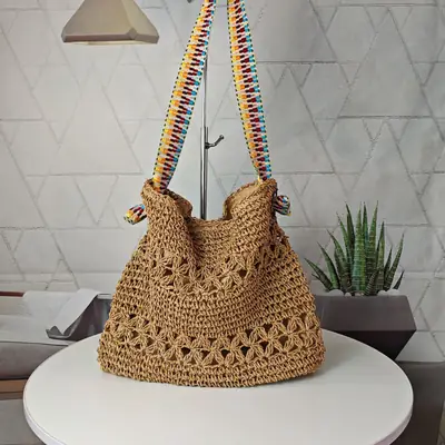 Beach Travel Tote Bag with Magnetic Buckle & Multi-Color Straps