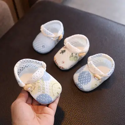 Baby Pre-Walking Shoes Spring and Summer Mesh Breathable Baby Walking Shoes 0 to 6 Months Soft Sole Non-Slip Non-Falling Shoes