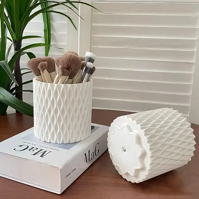 White Rotating Makeup Brush Storage Tube