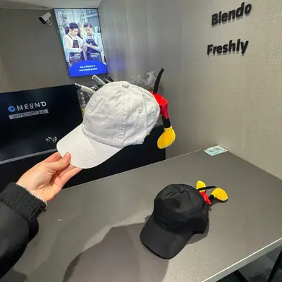 Mickey Butt Cap with Curved Brim & Peaked Design