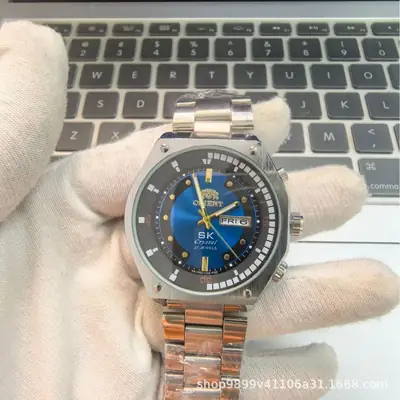 Men's Luminous Steel Band Quartz Watch with 3-Pin Display