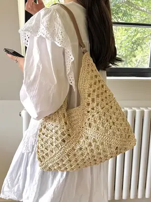 Women's Large Straw Woven Bag for Beach & Commute