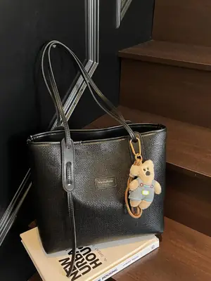Retro Black Shoulder Bag for Women Large Capacity 2025