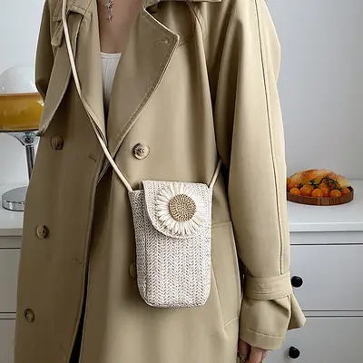 Women's Straw Flower Crossbody Bag Beige