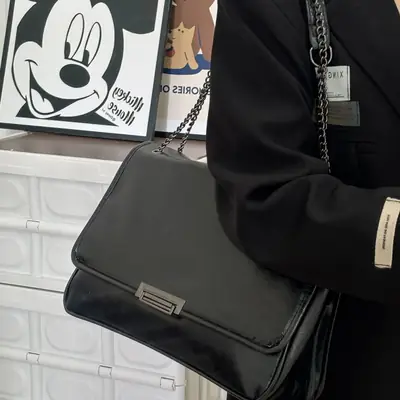 2026 Retro Chain Shoulder Bag Black Large Capacity