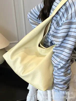 Cream Large Capacity Women's Shoulder Bag 2025