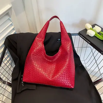 Red Knitted Shoulder Bag for Women 2025