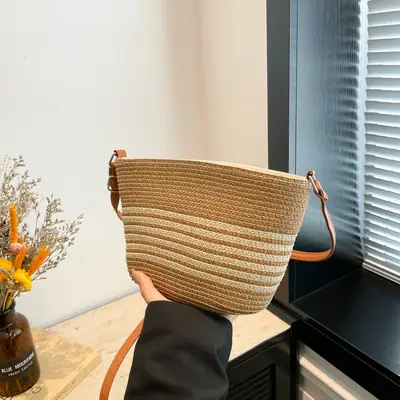 Women Straw Woven Bucket Bag Large Capacity One Shoulder