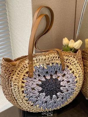 2025 Straw Shoulder Bag with Floral Design