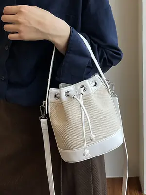 White Retro Bucket Bag for Women Shoulder Carry