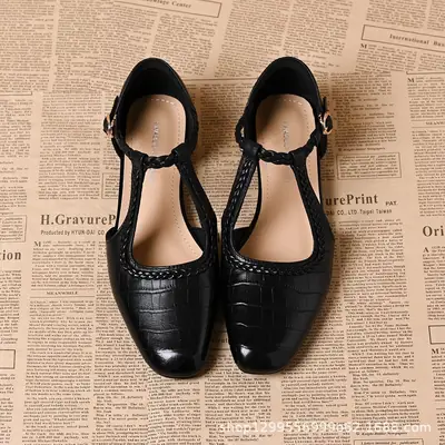 Women French Retro Stone Pattern Flat Sandals