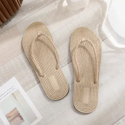 Summer Women's Trendy Imitation Straw Fashion Flip-Flops Flat Hotel Slippers for Outdoor Beach Casual Sandals