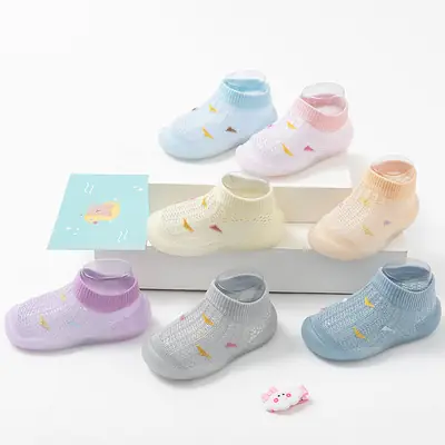Summer Floor Shoes and Socks, Baby Walking Shoes, Soft Sole, Non-Slip, Lightweight, Breathable Sandals for 1-2 Year Old Boys and Girls, Hollow Design