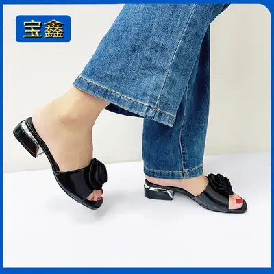 Rose Decorated Square Toe Women's Medium Heel Slippers
