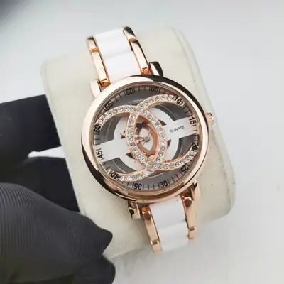 Cross-Border Dropshipping Xiaoxiangjia Hollow Women's Watch Diamond Fashion Quartz Watch Manufacturer Wholesale