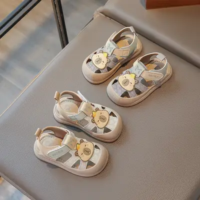 Boys' Closed-Toe Toddler Shoes 2025 Summer Sandals with Soft Non-Slip Bear Design, Korean Style Baby Toddler Shoes for Girls
