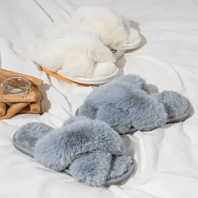 White Plush Slip-On Slippers for Women Winter Comfort