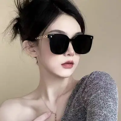Women Sunglasses with Chain Temples & Polarized Design