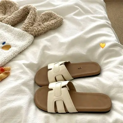 Soft and Waxy Holiday Style Lazy French Romantic Summer New Soft-Soled Sandals for Women to Wear Outside Non-Slip Breathable Sandals