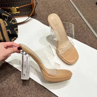 High-Heeled Sandals for Petite Women That Are Comfortable, 2026 Summer New Style, Transparent Design Crystal Slippers for Outdoor Wear