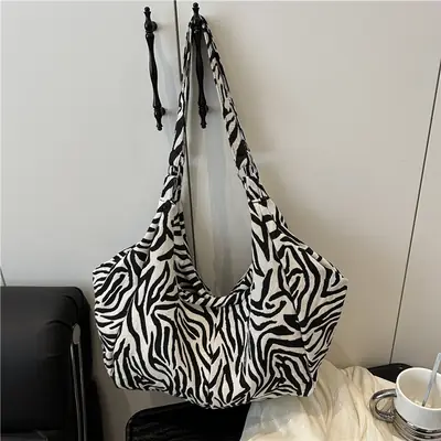 Zebra Print Large Zipper Bag Women's Travel Bag
