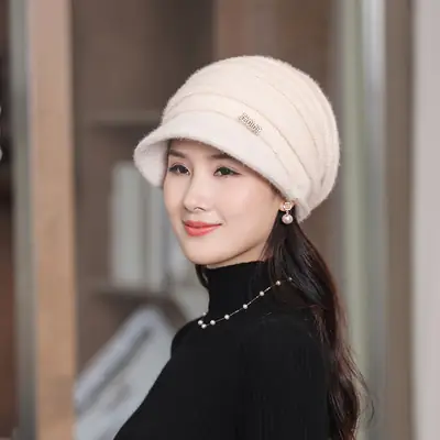White Knitted Winter Beret for Women with Pearl Necklace