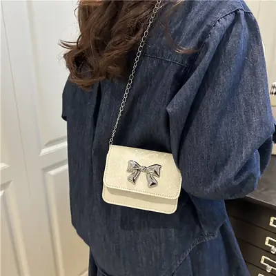 Trendy Bow Chain Shoulder Bag Cream White