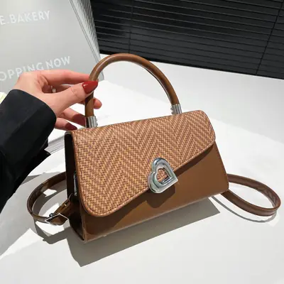 Women's 2025 Stitched Shoulder Bag Brown Textured