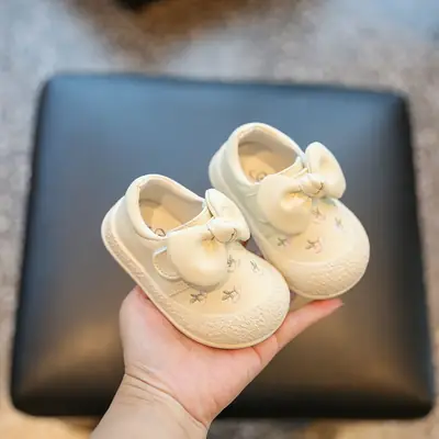 Baby Girl Shoes Autumn Style 1 to 3 Years Old Baotou Baby Soft Sole Toddler Shoes Little Princess Shoes Girls Flats Baotou