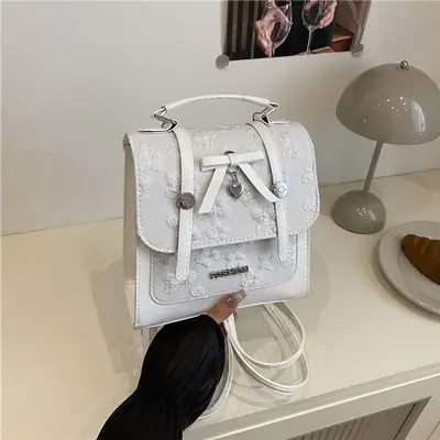 Light Luxury Korean Style Butterfly Lock Shoulder Bag for Women