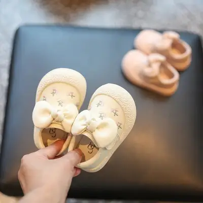 Baby Girl Shoes Autumn Style 1 to 3 Years Old Baotou Baby Soft Sole Toddler Shoes Little Princess Shoes Girls Flats Baotou