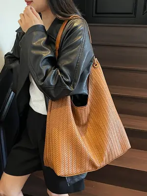 Women's Retro Brown Textured Shoulder Bag 2025