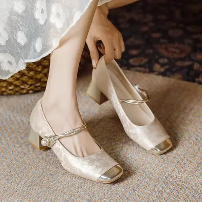 New Chinese Style High Heels Women 2025 Square Toe One-Line Thick Heel