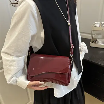 Retro Red Shoulder Bag 2025 New Fashion
