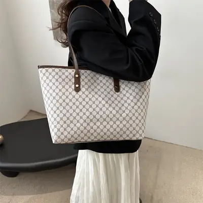 Women Large Capacity Tote Bag 2025 Summer New Trendy