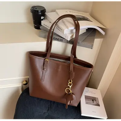 Large Capacity Women's Brown Leather Tote Bag with Gold Chain