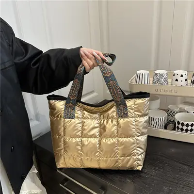 Gold Quilted Women's Shoulder Bag 2025 Winter Commute