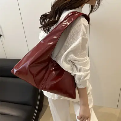 Women's Red Leather Shoulder Bag 2026 New Style