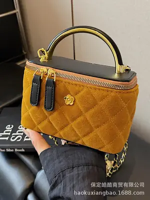 Quilted Gold Chain Shoulder Bag for Women 2025