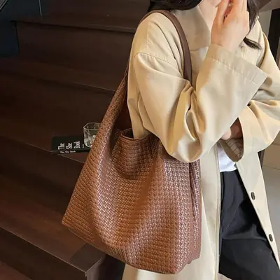 2025 Summer Large Capacity Women's Tote Bag Brown Leather